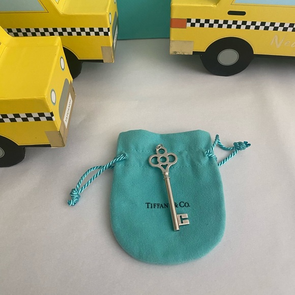 Tiffany & Co. Crown Key - Picture 2 of 5